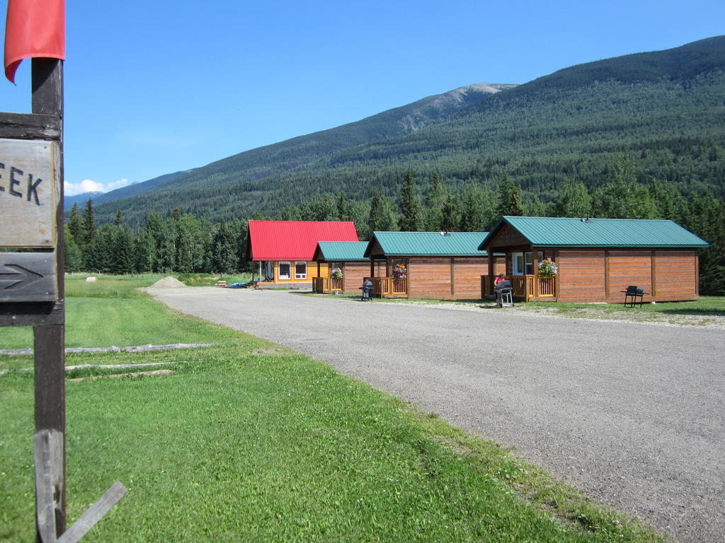 Beaver Creek Lodge And Cabins McBride エクステリア 写真